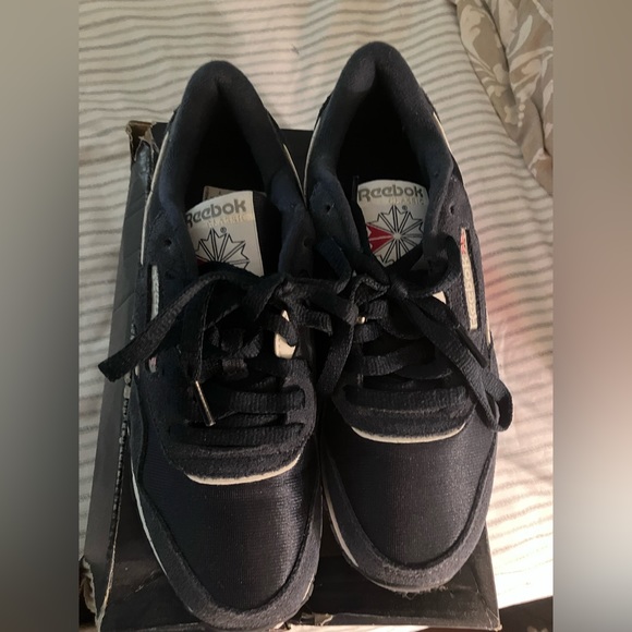 Reebok classic - Picture 2 of 3